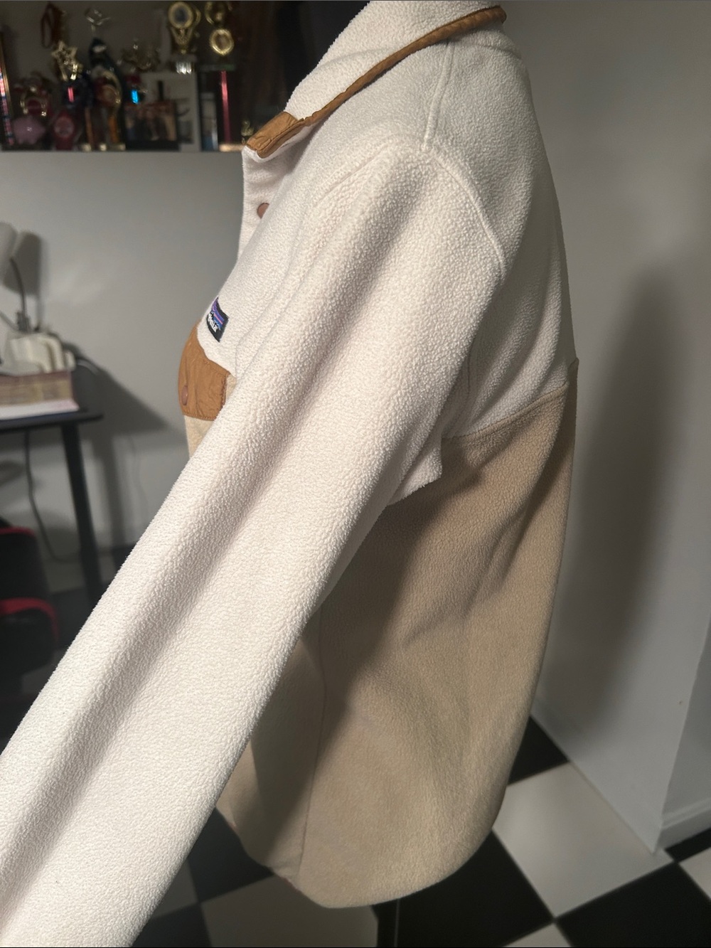 Patagonia Cream and Tan Snap-Placket Fleece Pullover - Picture 4 of 9